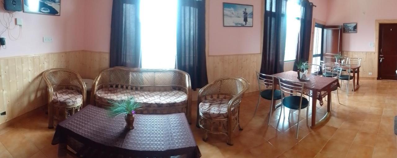 Thakur Homes- Couple And Family Friendly Homestay Šimla Exteriér fotografie