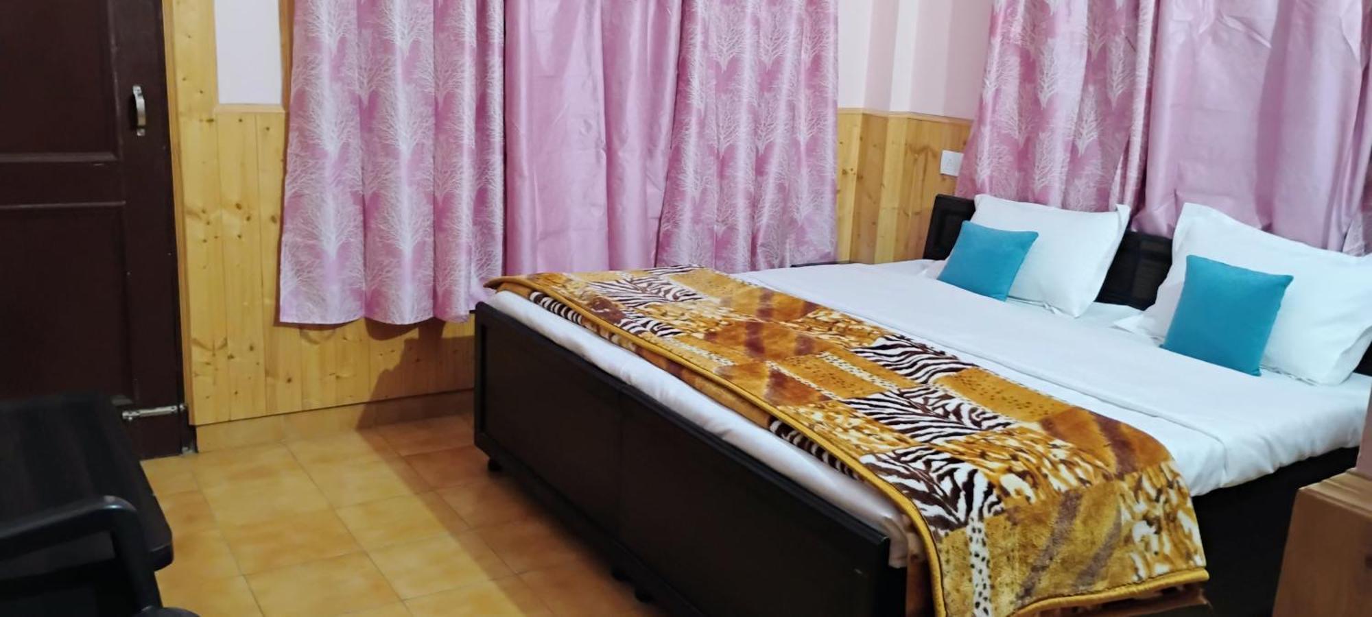 Thakur Homes- Couple And Family Friendly Homestay Šimla Exteriér fotografie